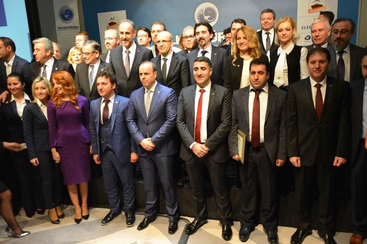 Öğretmenlere 'Yeniden Eğitim' ve 'Performans Ölçümü' Geliyor