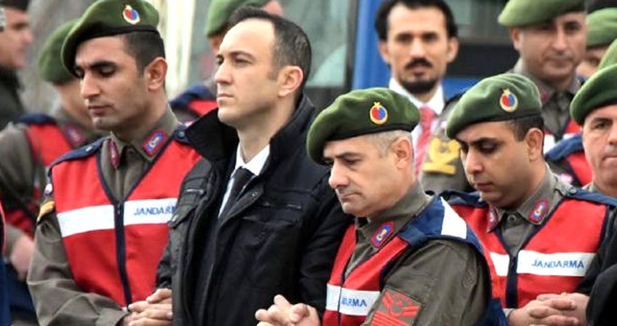 Darbeci Yüzbaşıdan Çok Konuşulacak Erdoğan İtirafı: Otelini Kırmızı Tişörtlü Sivil Gösterdi
