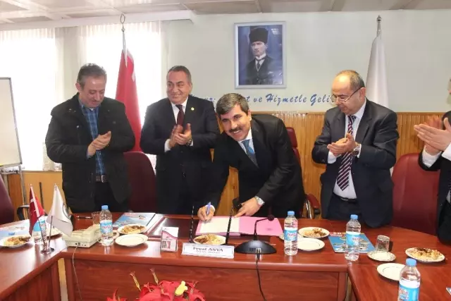Muş'ta Altyapı Projesinin Protokolleri İmzalandı Muş'ta Altyapı Projesinin Protokolleri İmzalandı