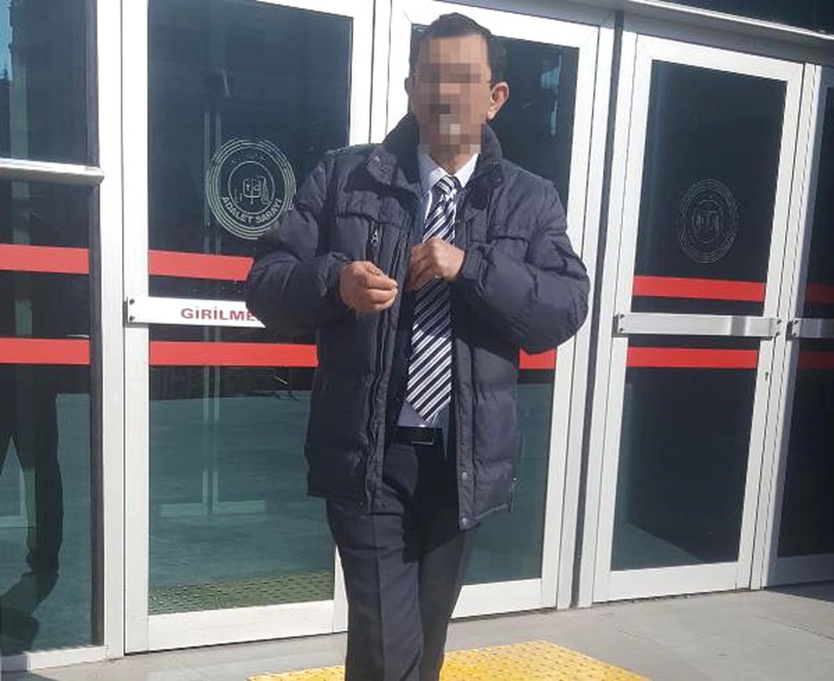 Öğrencilerine Tacizle Suçlanan Öğretmen 26,5 Yıl Hapis Aldı Ama Serbest