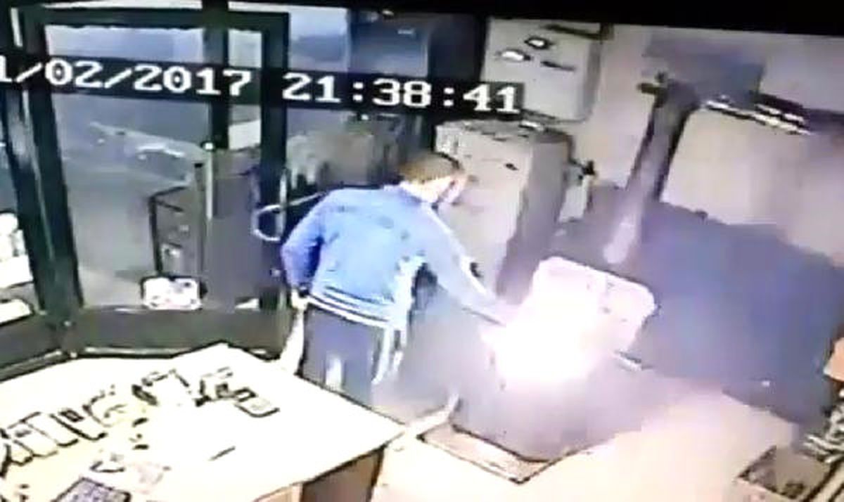 Sobayı Benzinle Yakmaya Kalkışan İşçi Alevler İçinde Kaldı