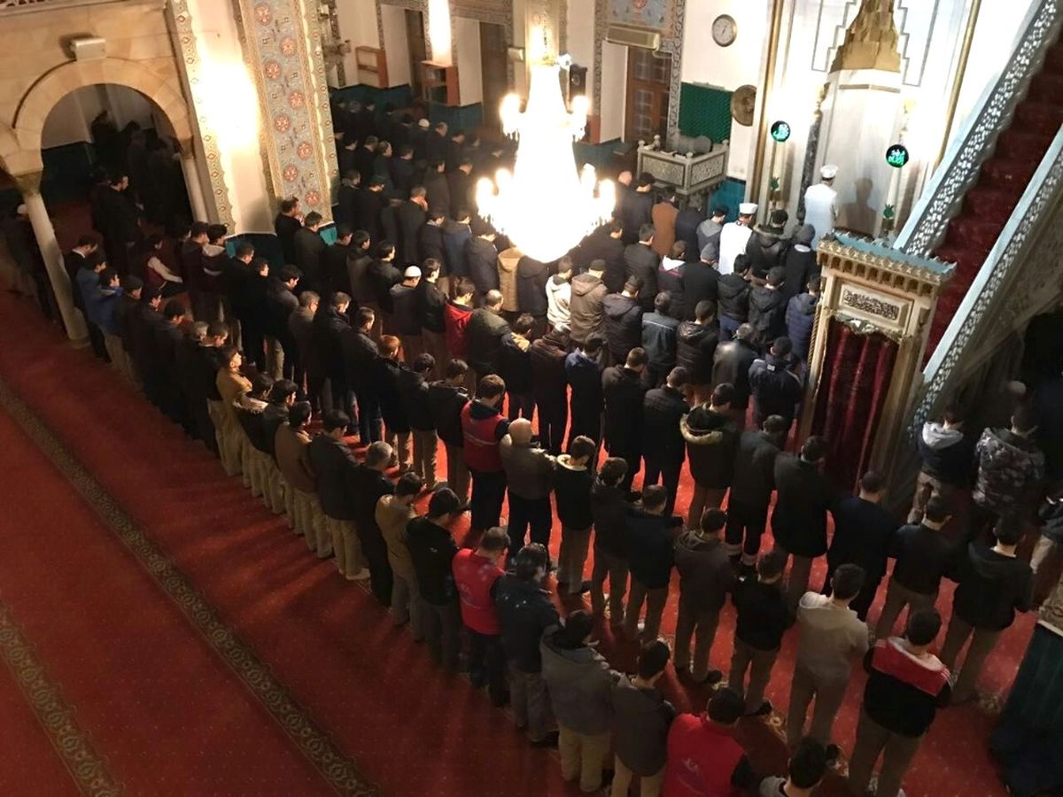 Gençler Sabah Namazında Buluştu
