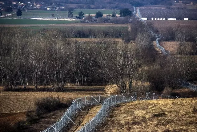 Avrupa'ya Giden Mülteci Yolu Makedonya'da Kapandı