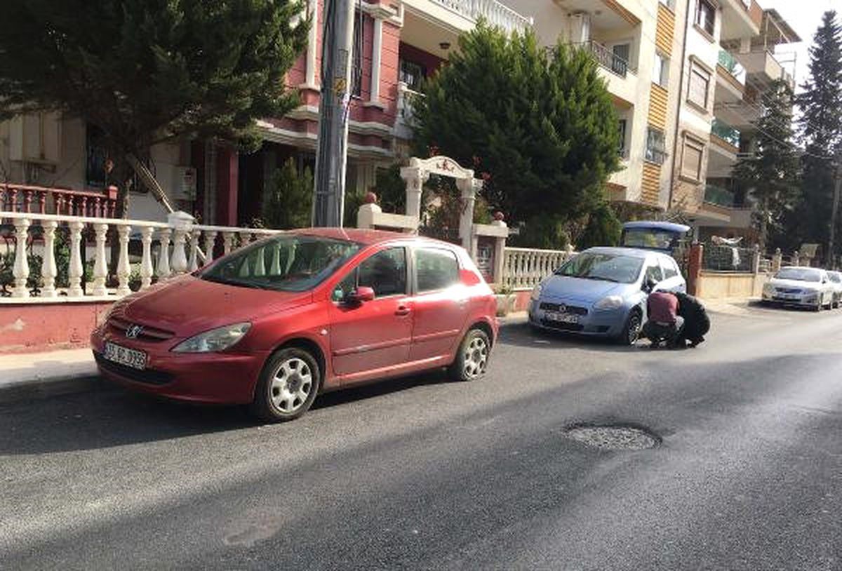 İzmir Buca'da 23 Aracın Lastiği Şişlendi