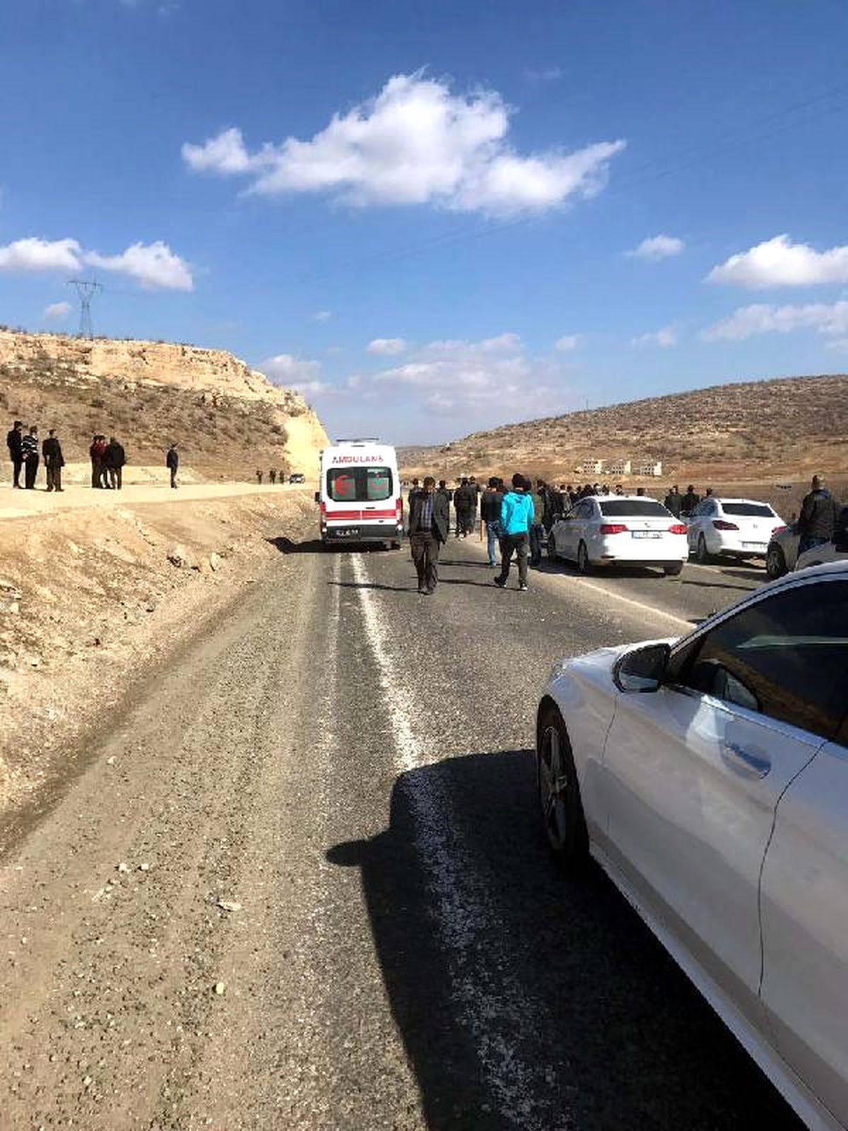Mardin-Diyarbakır Karayolunda Askeri Aracın Geçişinden Sonra Patlama