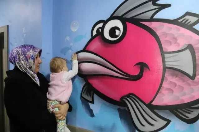 Kanserli Minikler İçin Hastane Duvarlarına Graffiti Yaptılar Kanserli Minikler İçin Hastane Duvarlarına Graffiti Yaptılar