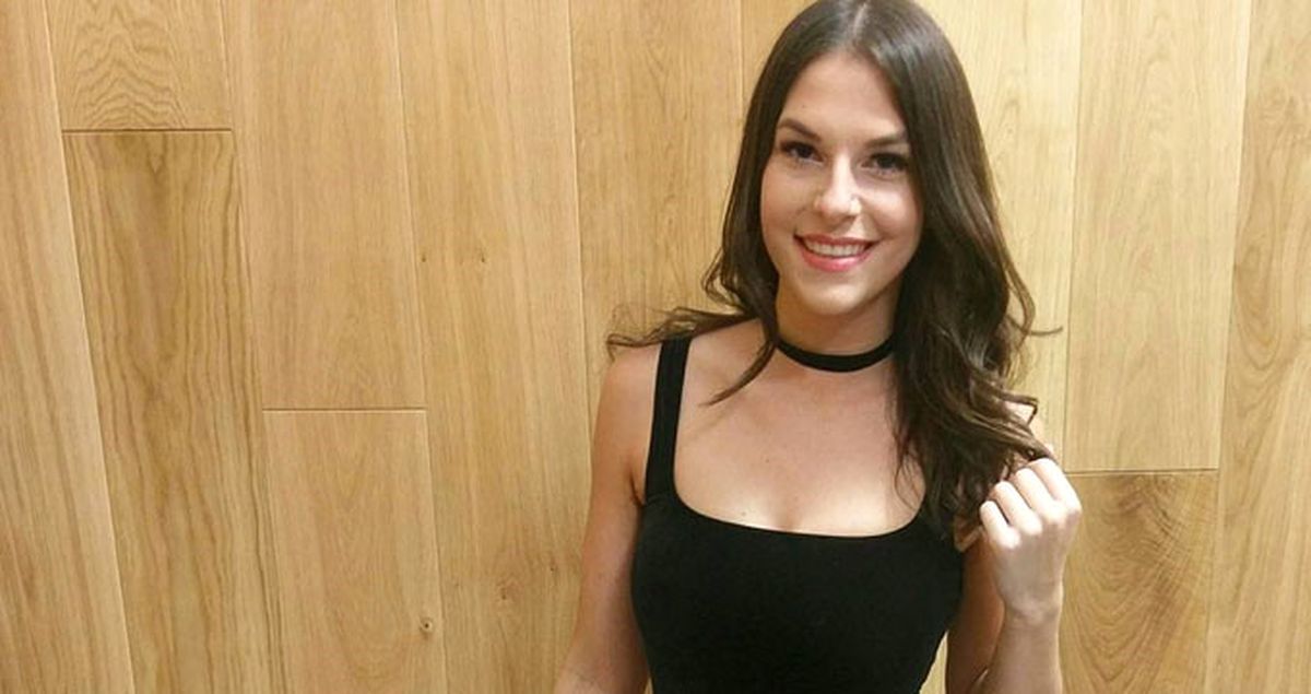 Arsenal TV Sunucusu, Takım Şampiyon Olursa Canlı Yayına Bikiniyle Çıkacak