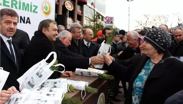 Bakan Eroğlu 10 Bin Fidan Dağıtım Etkinliğine Katıldı Bakan Eroğlu 10 Bin Fidan Dağıtım Etkinliğine Katıldı