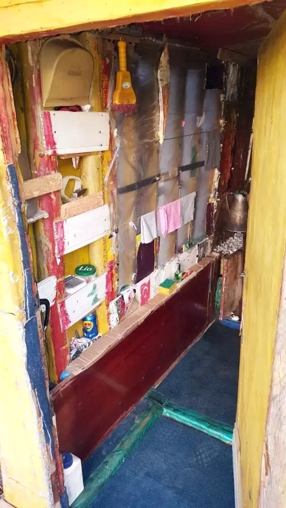 Büyükşehir'den Barakada Yaşayan Yaşlı Adama Yardım Eli Büyükşehir'den Barakada Yaşayan Yaşlı Adama Yardım Eli