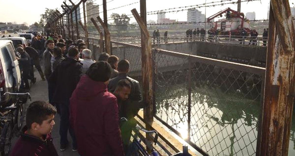 Nehirde Ceset Bulundu, Vatandaşlar İzlemeye Koştu