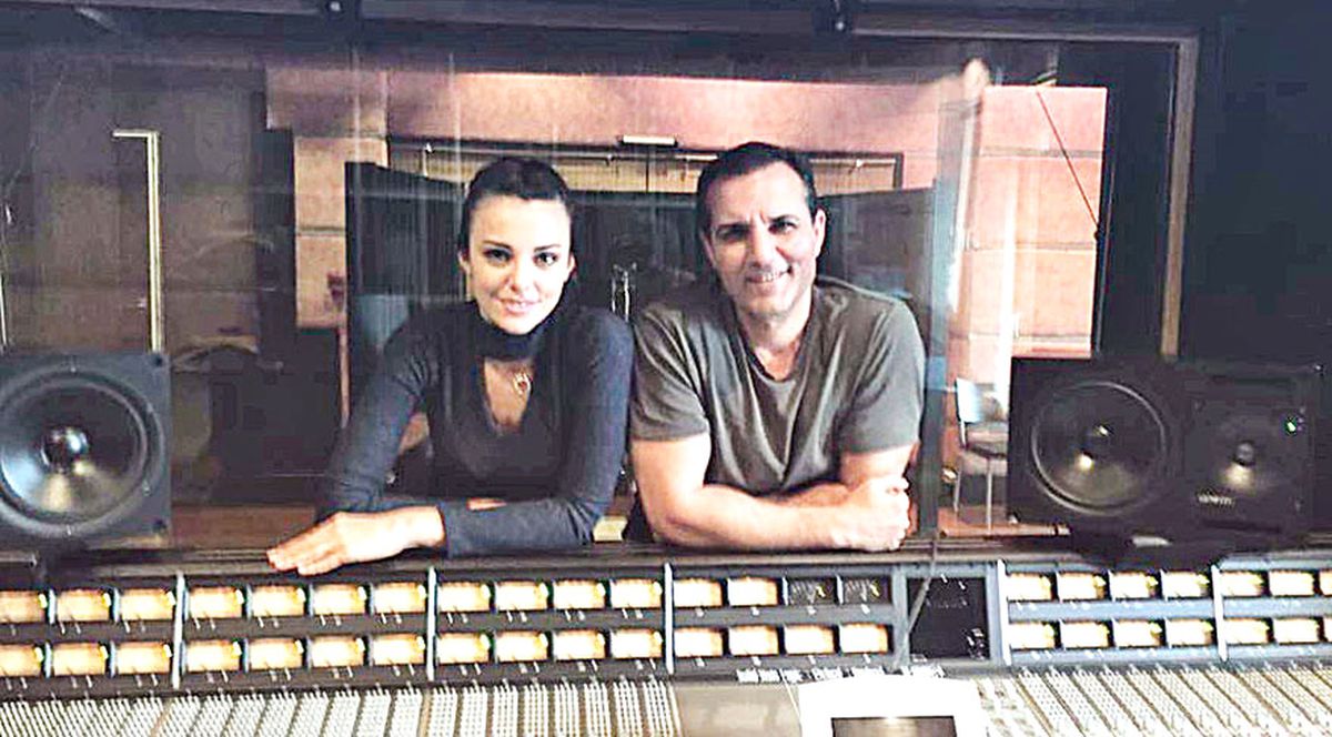 Rafet El Roman ve Tuvana Türkay'ın Arasına Hülya Avşar Girdi
