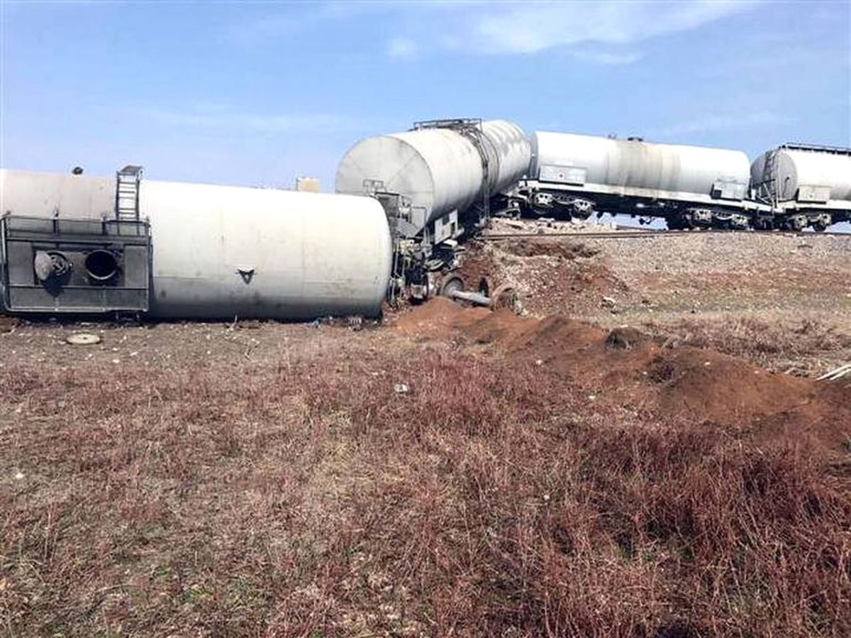 Diyarbakır'da Yük Trenine Bombalı Saldırı! Ölen Ya da Yaralanan Yok