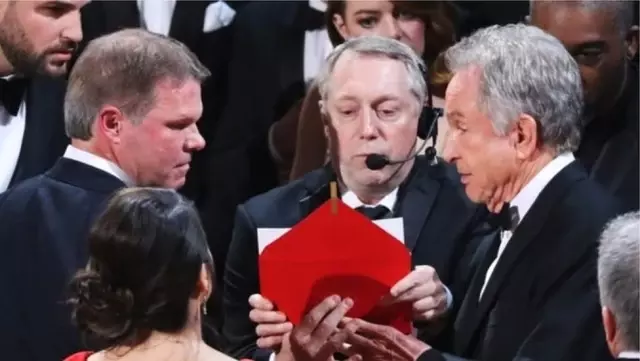 Oscar 2017: La La Land / Moonlight Karmaşasının Nedeni Ne? Oscar 2017: La La Land / Moonlight Karmaşasının Nedeni Ne?