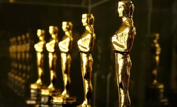 Oscar'da Büyük Skandal! En İyi Film Ödülü Yanlış Açıklandı Oscar'da Büyük Skandal! En İyi Film Ödülü Yanlış Açıklandı