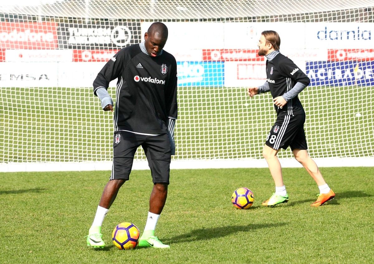 Demba Ba ve Caner Topla Çalışmalar Abaşladı