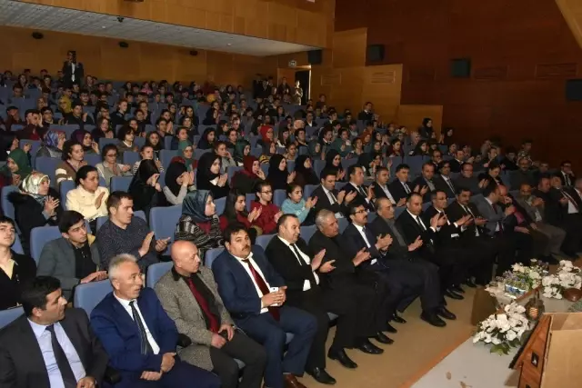 Gümüşhane'de 'Gümüşhaneli Şairler ve Şiirleri' Dinletisi Düzenlendi