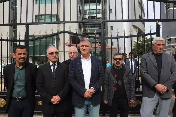 Hdp Eş Genel Başkanı Yüksekdağ, Mersin'de Yargılanıyor Hdp Eş Genel Başkanı Yüksekdağ, Mersin'de Yargılanıyor