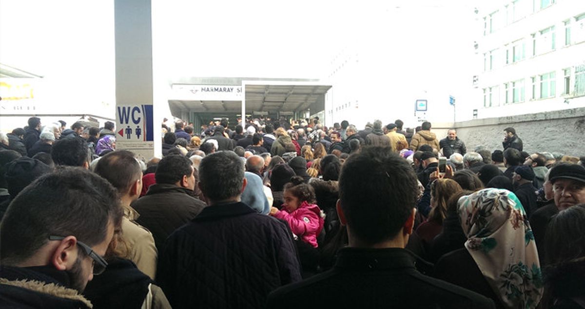 İstanbul'da Deniz Seferleri İptal Oldu, Marmaraya Girebilene Aşk Olsun!