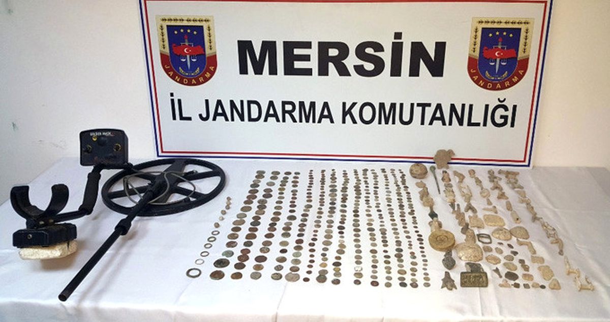 İhbar Üzerine Bir Evde Yapılan Aramada 471 Adet Tarihi Eser Ele Geçirildi