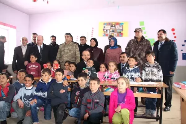 Muş Valisi Yavuz Köylerde Muş Valisi Yavuz Köylerde