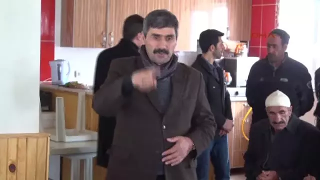Muş Valisi Yavuz Köylerde Muş Valisi Yavuz Köylerde