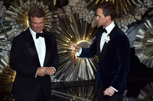 Oscar'daki Yanlış Ananons Skandalının Sorumlusu Ortaya Çıktı Oscar'daki Yanlış Ananons Skandalının Sorumlusu Ortaya Çıktı