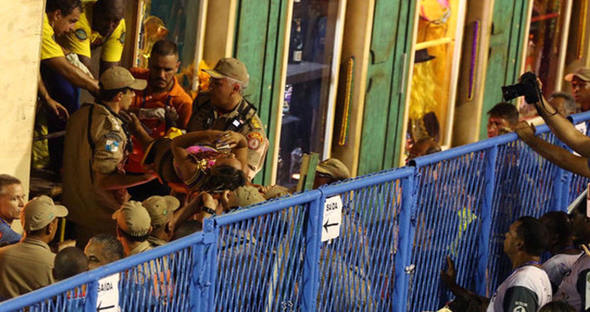 Rio Karnavalı'nda Kalabalığın Arasına Araç Daldı: 20 Yaralı