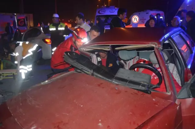 Balıkesir'de Trafik Kazası: 1 Ölü, 4 Yaralı