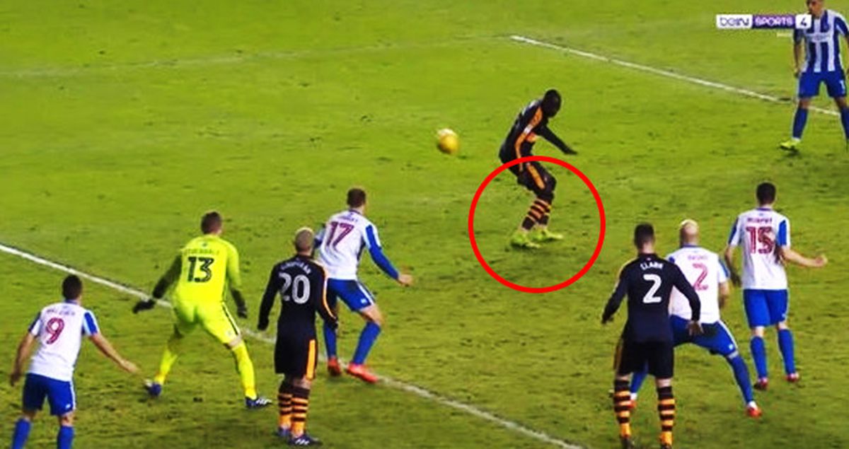 İngiltere'de Atılan Gol, Futbolcuları Bile Şaşırttı