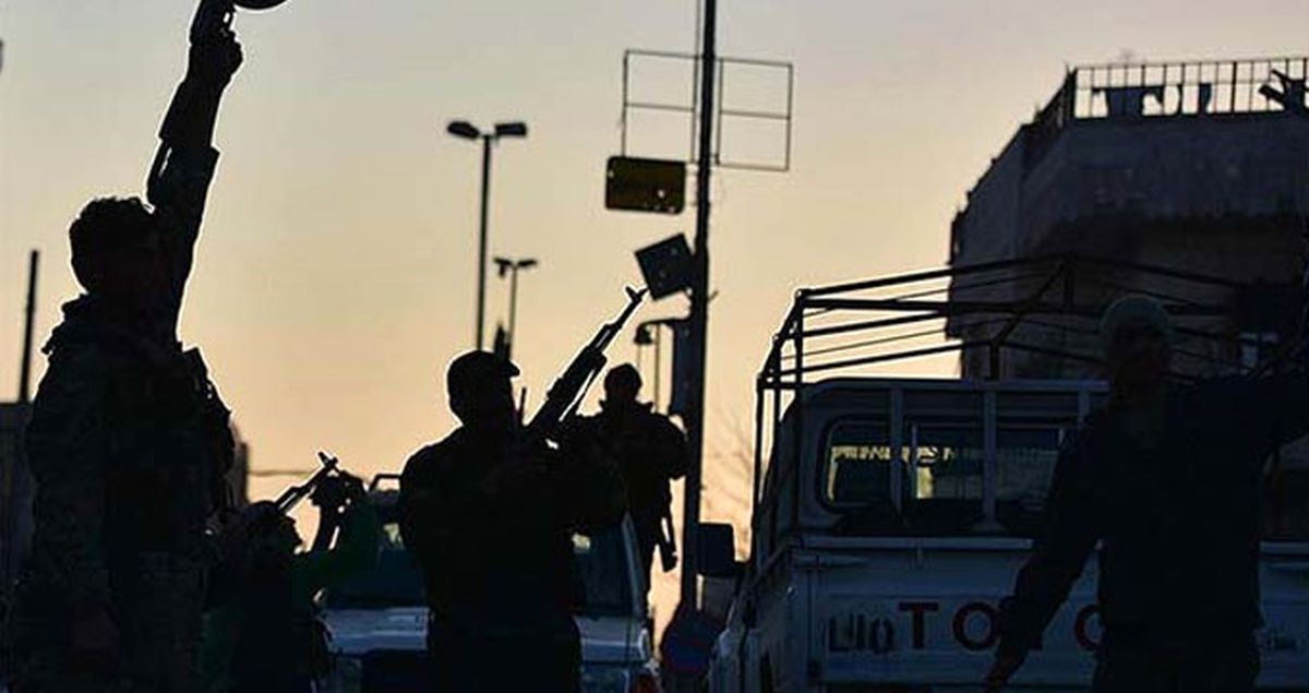 ÖSO ve Türk Topçusu, Münbiç'te YPG Mevzilerine Operasyon Başlattı