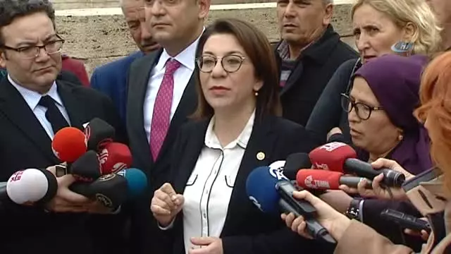 CHP Grup Başkanvekili Özgür Özel: 'Çıkan 'Evet' Oyları da 'Hayır' Oyları da Kıymetlidir. CHP Grup Başkanvekili Özgür Özel: 'Çıkan 'Evet' Oyları da 'Hayır' Oyları da Kıymetlidir.