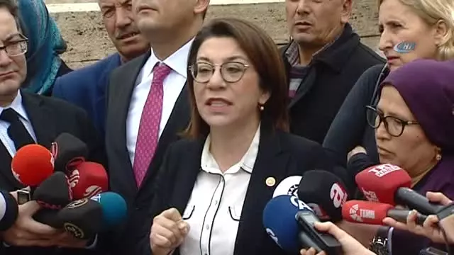 CHP Grup Başkanvekili Özgür Özel: 'Çıkan 'Evet' Oyları da 'Hayır' Oyları da Kıymetlidir. CHP Grup Başkanvekili Özgür Özel: 'Çıkan 'Evet' Oyları da 'Hayır' Oyları da Kıymetlidir.