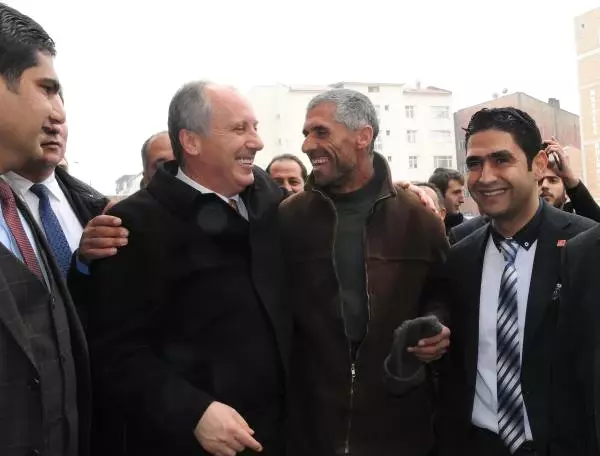 CHP Heyeti Van'da Referandumu Değerlendirdi CHP Heyeti Van'da Referandumu Değerlendirdi