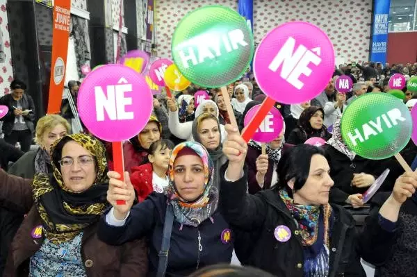 Hdp'li Erdoğmuş: Bizim Anayasa Anlayışımız, Metnin Başına 'Özgürlüğün Dokunulmazlığı' Olmazsa... Hdp'li Erdoğmuş: Bizim Anayasa Anlayışımız, Metnin Başına 'Özgürlüğün Dokunulmazlığı' Olmazsa...