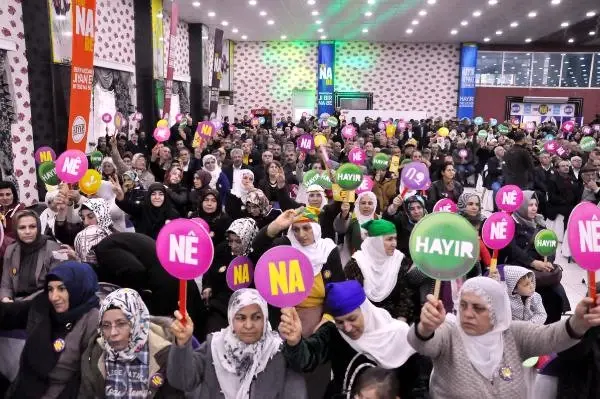 Hdp'li Erdoğmuş: Bizim Anayasa Anlayışımız, Metnin Başına 'Özgürlüğün Dokunulmazlığı' Olmazsa... Hdp'li Erdoğmuş: Bizim Anayasa Anlayışımız, Metnin Başına 'Özgürlüğün Dokunulmazlığı' Olmazsa...