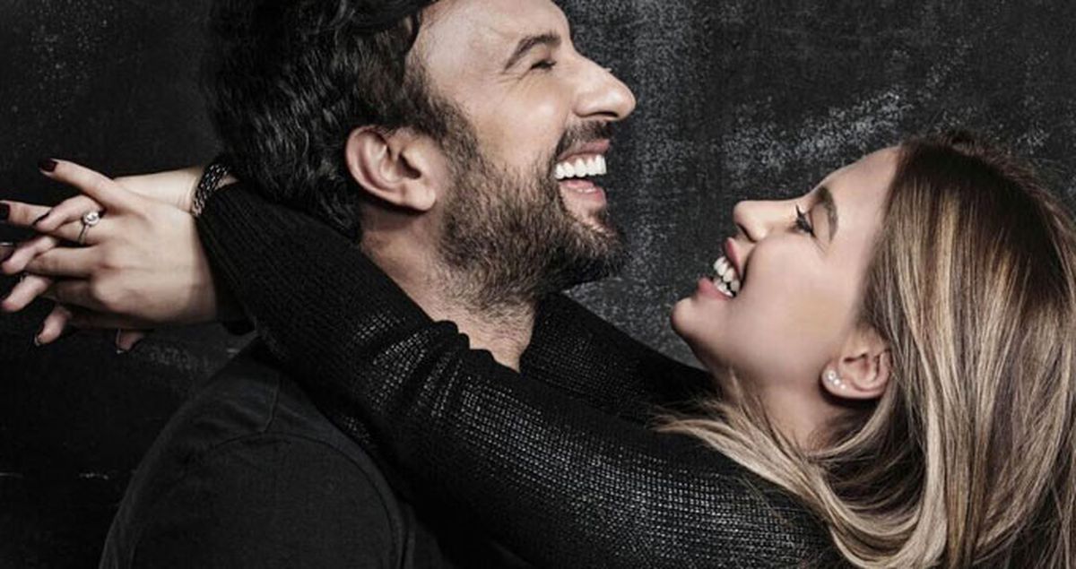 Tarkan, New York'taki Konser Heyecanından Uykuları Kaçınca Yatakta Poz Verdi