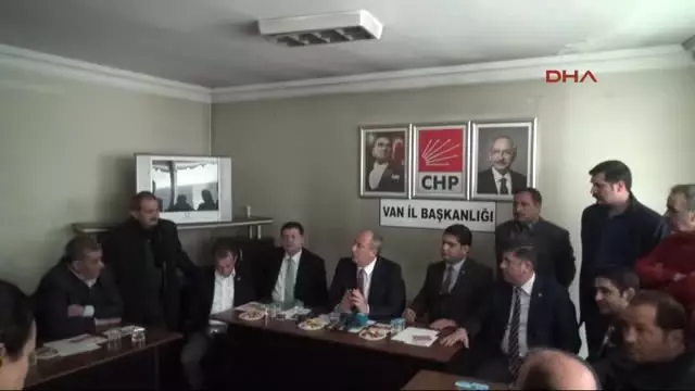Van CHP Heyeti Van'da Referandumu Değerlendirdi Van CHP Heyeti Van'da Referandumu Değerlendirdi