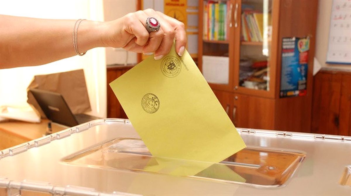 Yurt Dışındaki Memura Referandum Ayarı! 14 Gün Boyunca İzin Kullanmayacaklar
