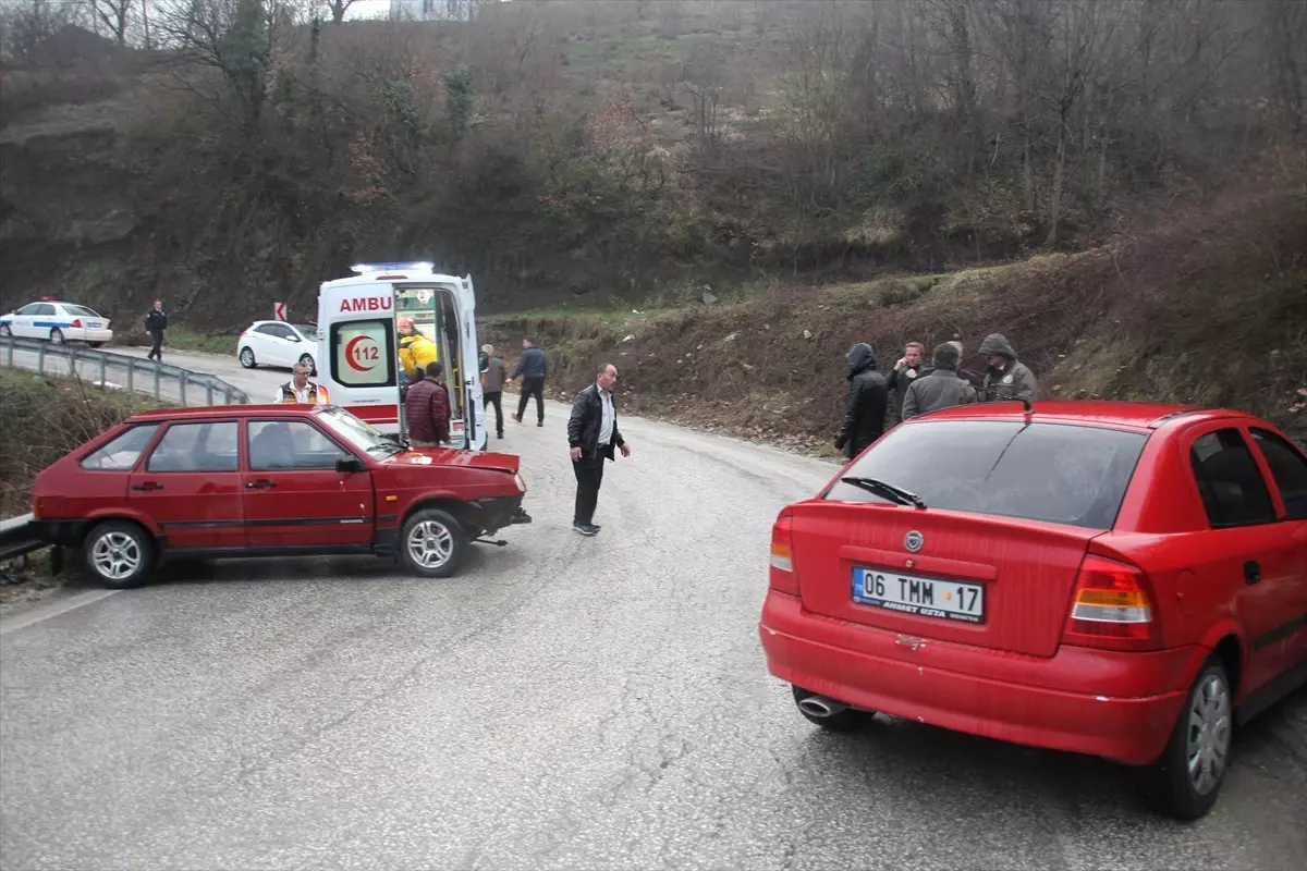 Düzce'de Trafik Kazaları: 3 Yaralı