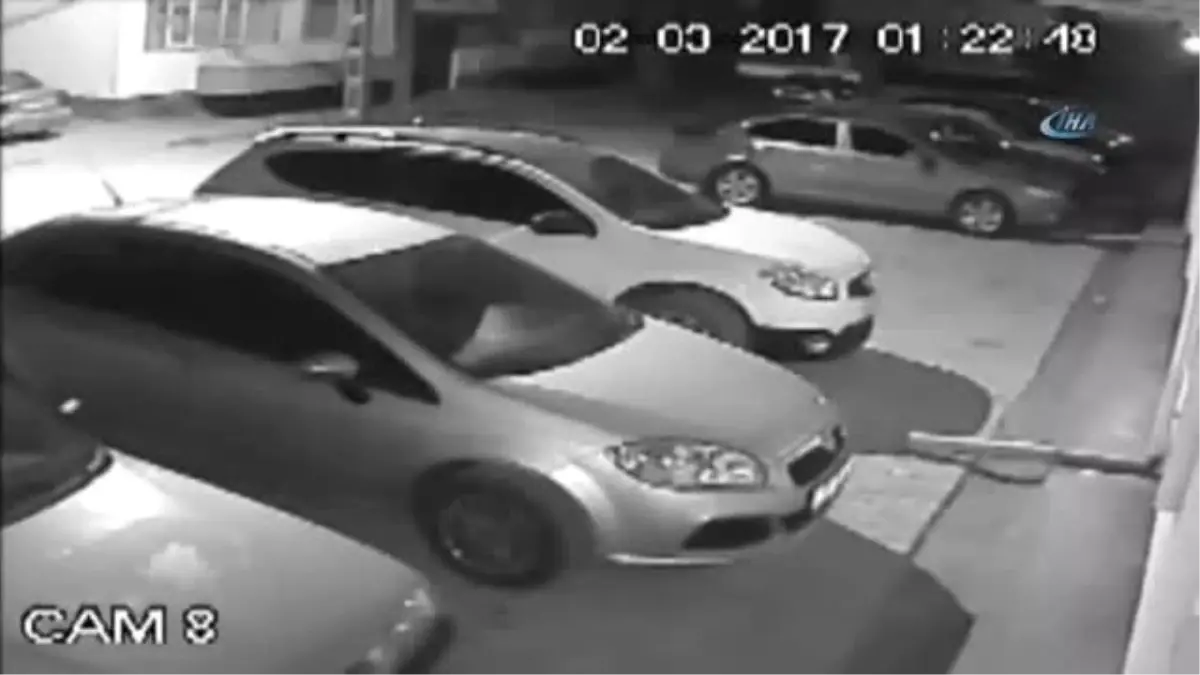 Evin Önündeki Aracı Böyle Kundakladılar