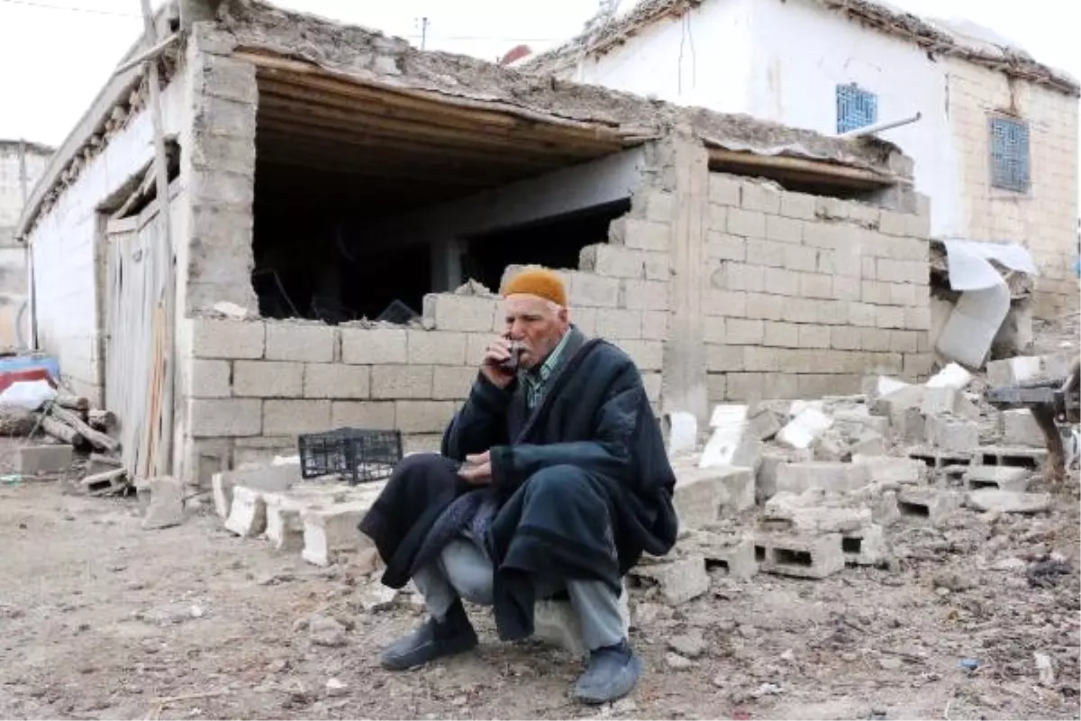Gece Artçılarla Sarsılan Samsat'ta, Deprem Korkusu Sürüyor