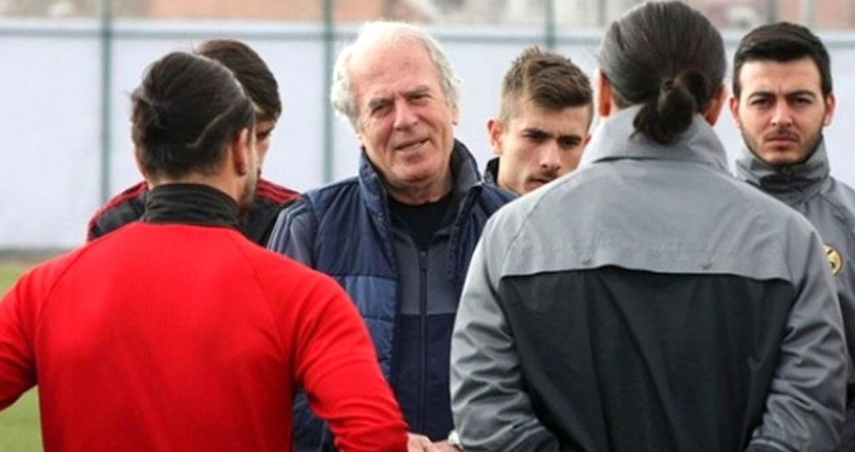 Mustafa Denizli, Erkan Zengin Kafasına Göre Çalışmayı Bırakınca Sinirlendi