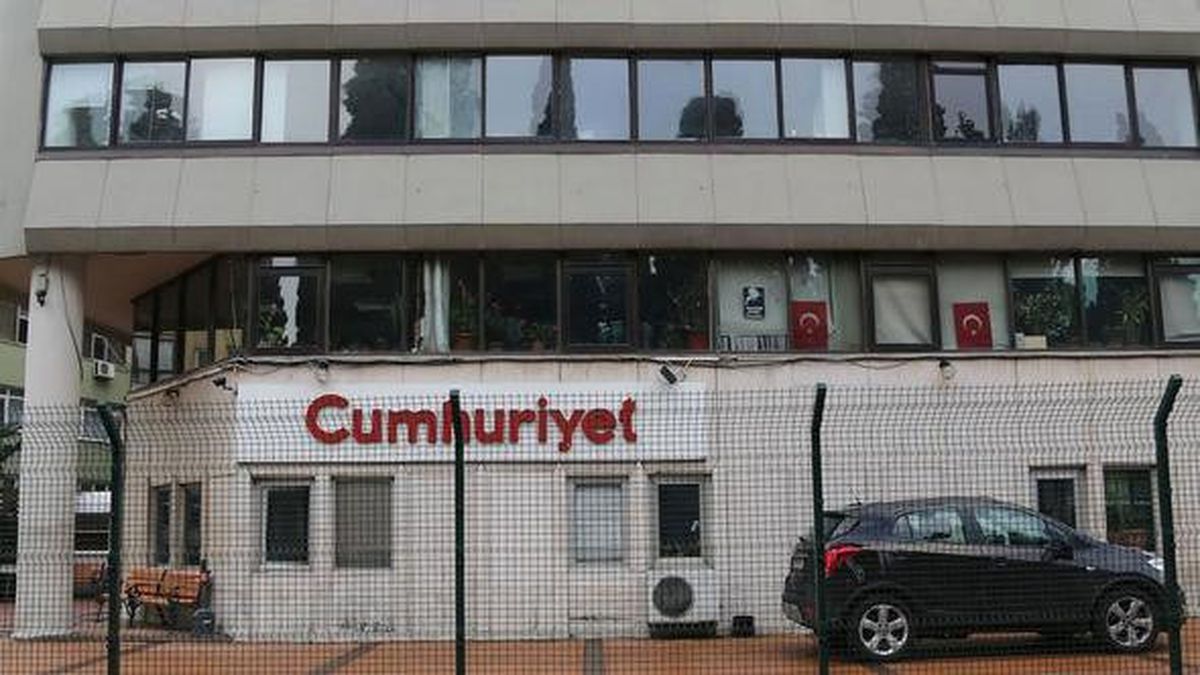 Cumhuriyet Gazetesi Önünde Silah Sesleri