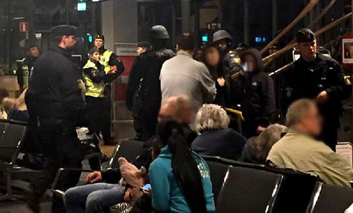 Stockholm Arlanda Havalimanı'nda Bomba İhbarı Üzerine Uçak Boşaltıldı
