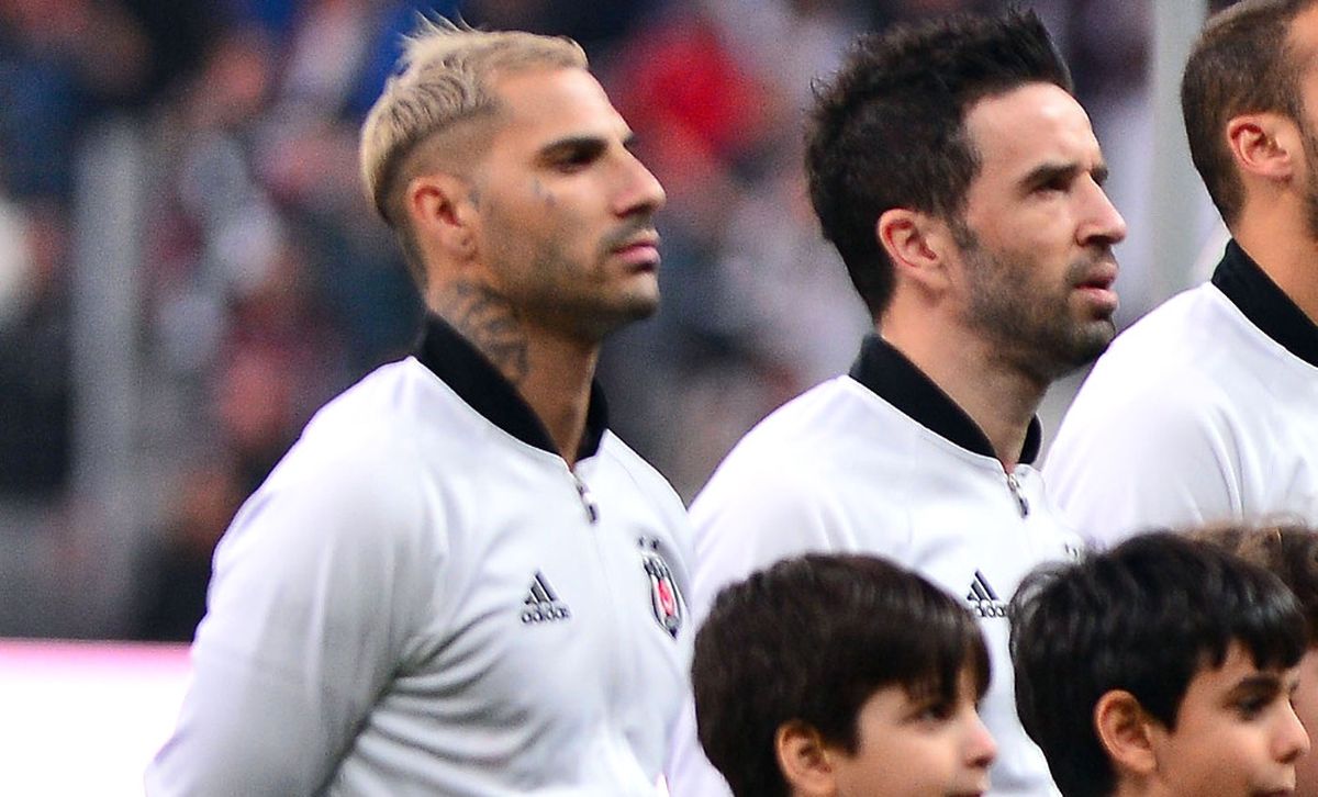 Beşiktaş'a 2 Isimden Kötü Haber