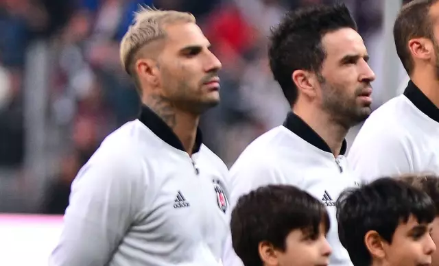 Beşiktaş'a 2 Isimden Kötü Haber