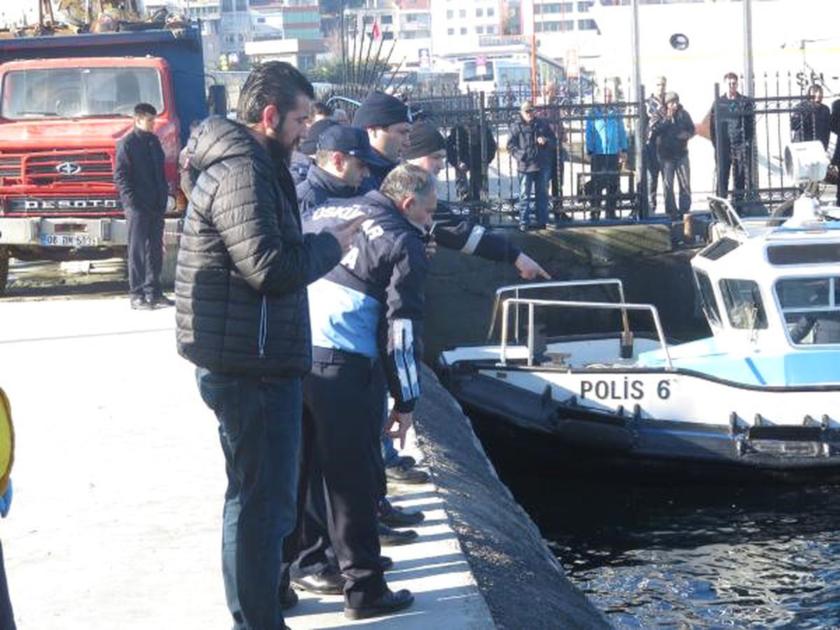 Üsküdar'da Denize Atlayan Genç İçin Vatandaşlar Seferber Oldu