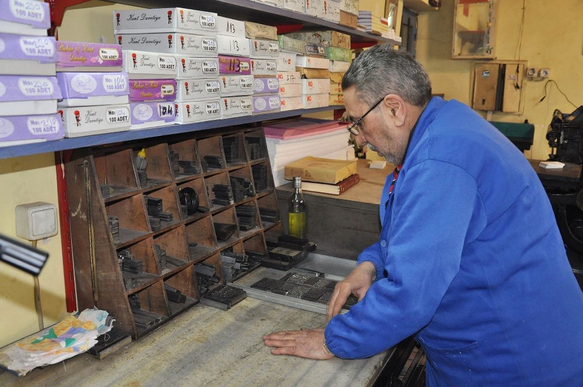 Kars'ta Matbaacılık Yapan Abbas Usta Teknolojiye Direniyor
