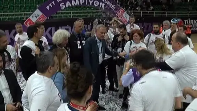 PTT Kadınlar Türkiye Kupası Yakın Doğu Üniversitesi'nin