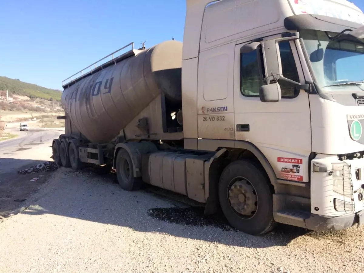 Tanker Atv'ye Çarptı: 2 Ölü